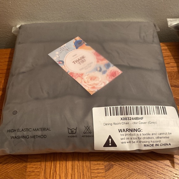 4 Pack Elastic Chair Covers - Picture 2 of 3